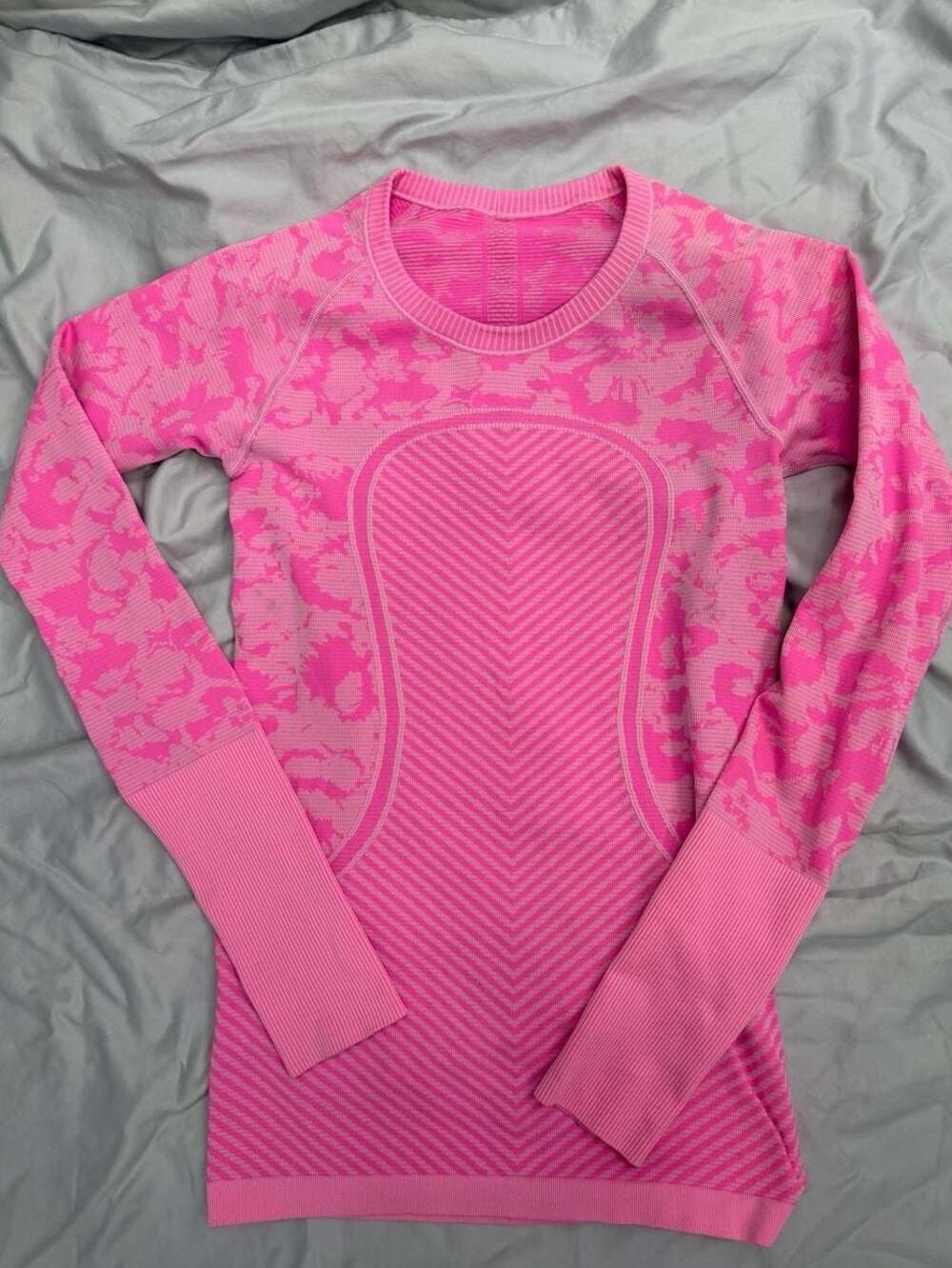 Lululemon Swiftly Tech Long Sleeve Shirt 2.0 Pink Camo Size 6